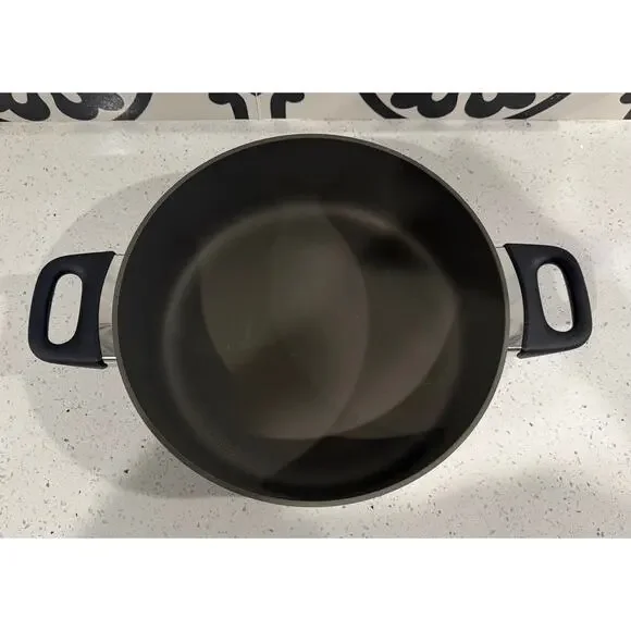 VTG Scanpan 2001+ Covered Low Dutch Oven 5 1/2 Quart Titanium Non-Stick Denmark - Picture 5 of 7